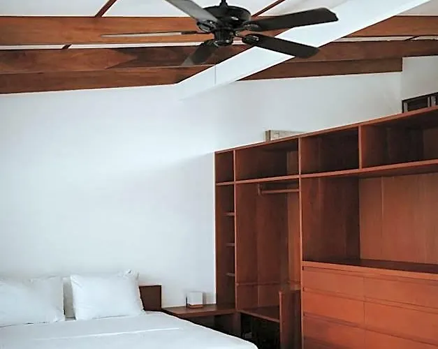 Hotel Salvatierra Beachfront 3*